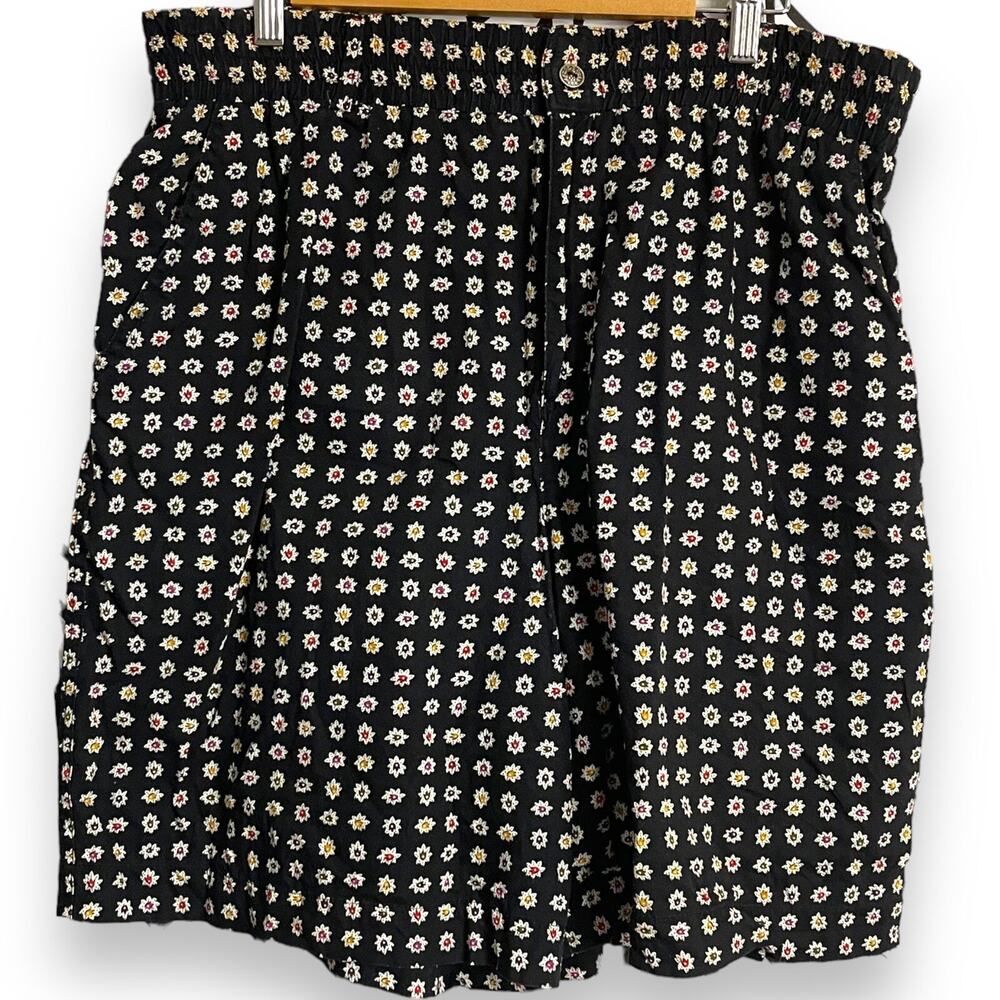 Chaus Sport All Over Floral Print Shorts Women's L Black VTG Festival Boho Vacay - Picture 4 of 15
